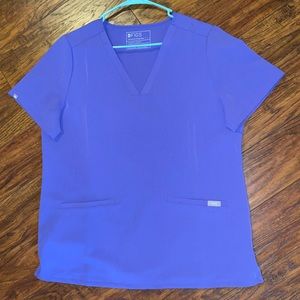 Women’s Figs double pocket scrub top